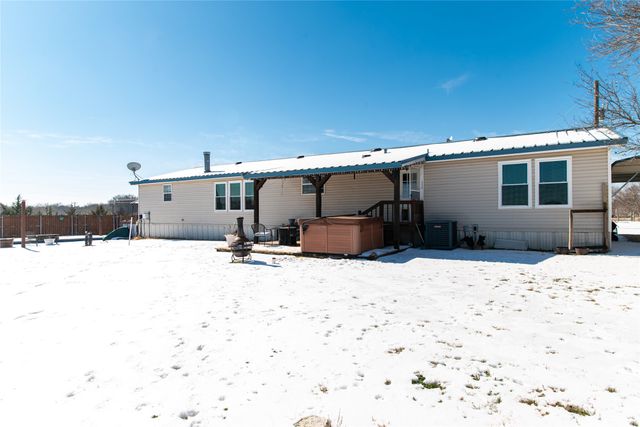 593 Chisholm Hills Drive, New Fairview, TX 76078