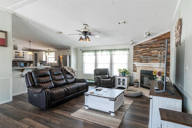 593 Chisholm Hills Drive, New Fairview, TX 76078