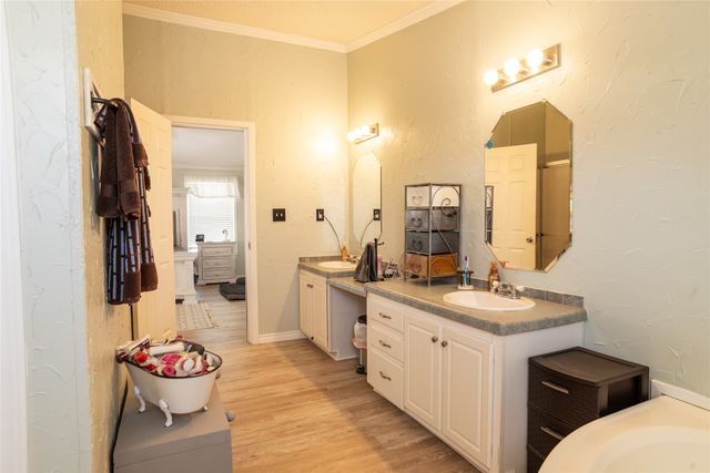 593 Chisholm Hills Drive, New Fairview, TX 76078