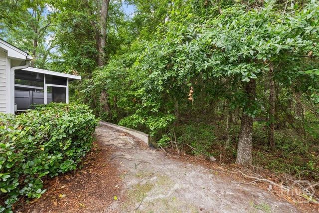 95 Falkland Avenue, Savannah, GA 31407