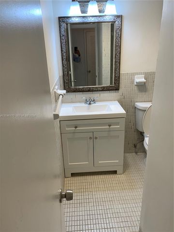 2861 Leonard Dr F301, Aventura, FL 33160