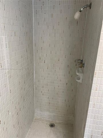 2861 Leonard Dr F301, Aventura, FL 33160