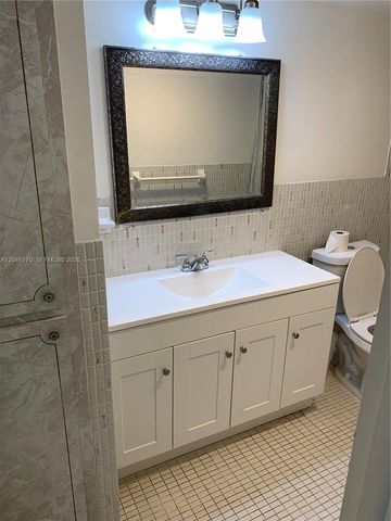 2861 Leonard Dr F301, Aventura, FL 33160