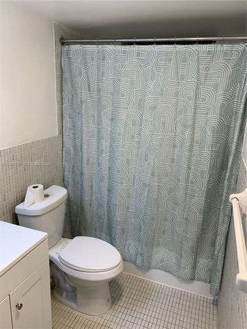 2861 Leonard Dr F301, Aventura, FL 33160