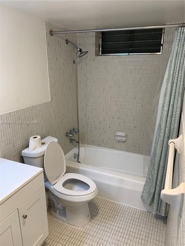 2861 Leonard Dr F301, Aventura, FL 33160