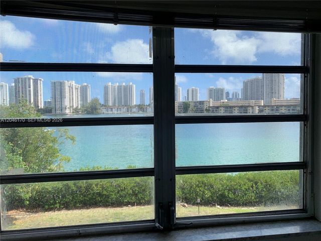 2861 Leonard Dr F301, Aventura, FL 33160