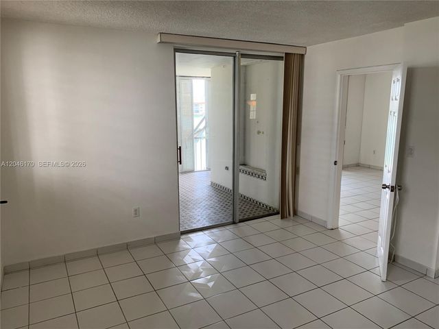 2861 Leonard Dr F301, Aventura, FL 33160