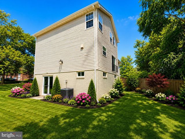 5302 76TH, Lanham, MD 20706