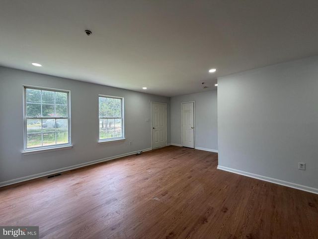 5302 76TH, Lanham, MD 20706