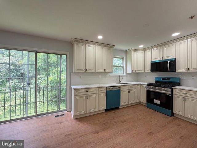 5302 76TH, Lanham, MD 20706