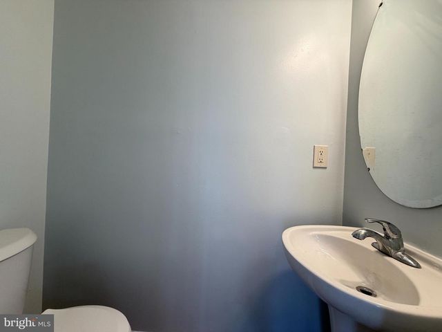 5302 76TH, Lanham, MD 20706