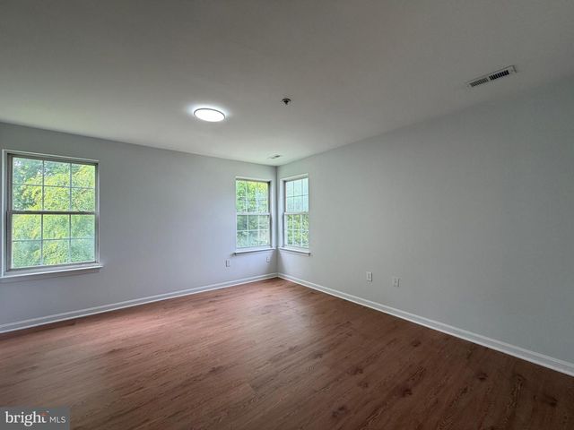 5302 76TH, Lanham, MD 20706