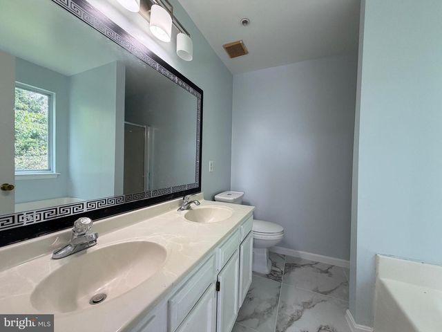 5302 76TH, Lanham, MD 20706