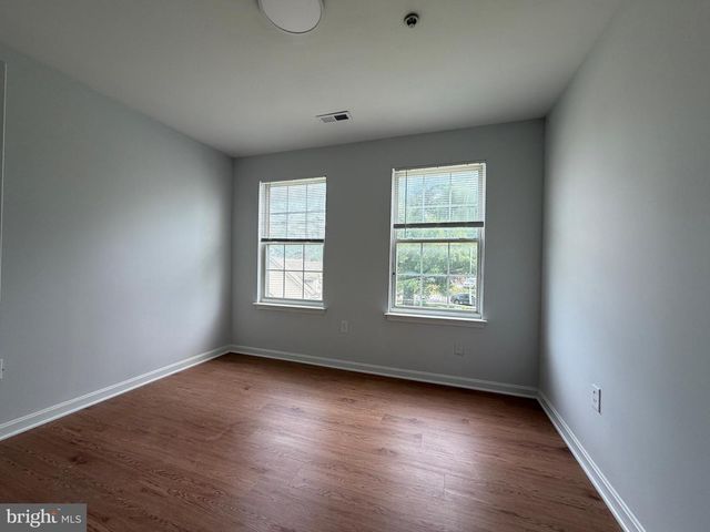 5302 76TH, Lanham, MD 20706