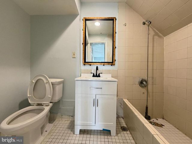 5302 76TH, Lanham, MD 20706
