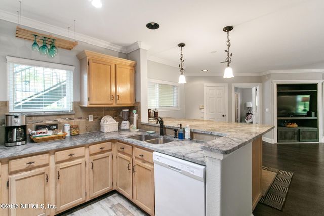 1800 THE GREENS Way 1205, Jacksonville Beach, FL 32250