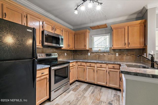 1800 THE GREENS Way 1205, Jacksonville Beach, FL 32250