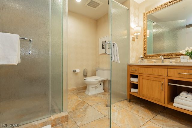 2000 Fashion Show Drive 3000, Las Vegas, NV 89109