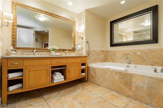 2000 Fashion Show Drive 3000, Las Vegas, NV 89109