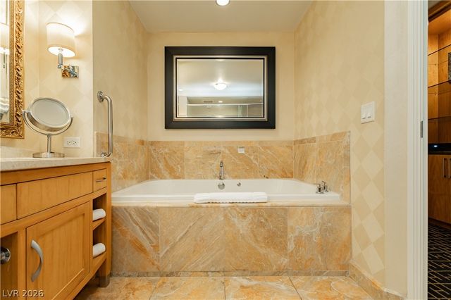 2000 Fashion Show Drive 3000, Las Vegas, NV 89109