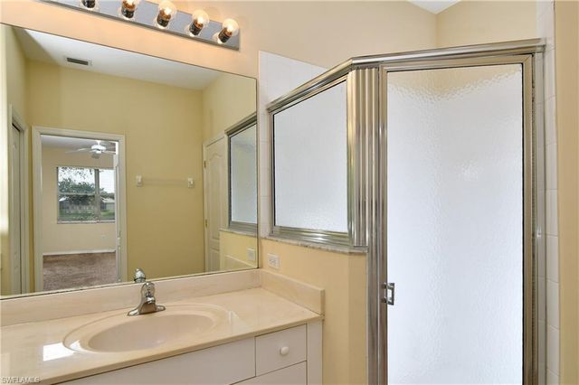 4725 Fairloop RUN, Lehigh Acres, FL 33973