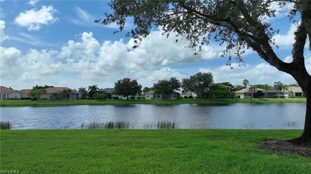 4725 Fairloop RUN, Lehigh Acres, FL 33973