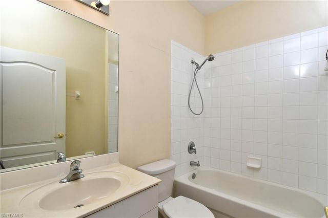 4725 Fairloop RUN, Lehigh Acres, FL 33973