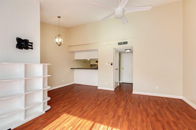 7140 N Holiday Drive, Galveston, TX 77550