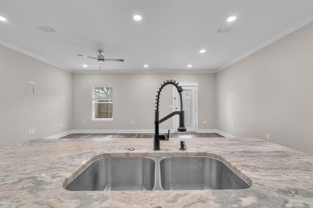 2 Praiseworthy Drive, Valparaiso, FL 32580