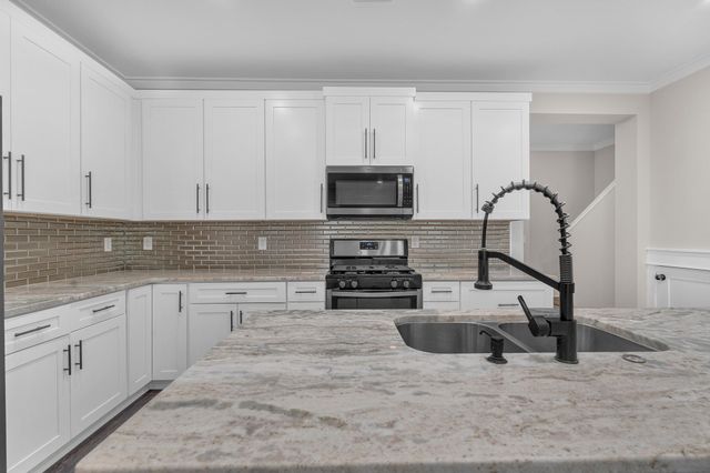 2 Praiseworthy Drive, Valparaiso, FL 32580