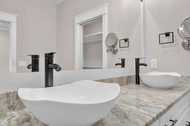 2 Praiseworthy Drive, Valparaiso, FL 32580