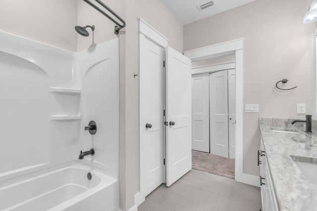 2 Praiseworthy Drive, Valparaiso, FL 32580