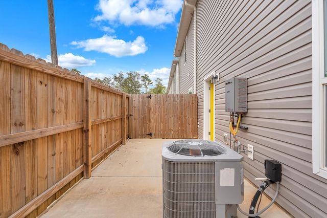 2 Praiseworthy Drive, Valparaiso, FL 32580