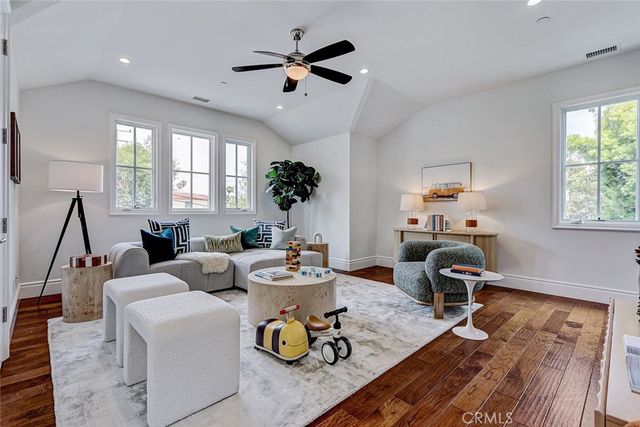 3311 Elm Avenue, Manhattan Beach, CA 90266