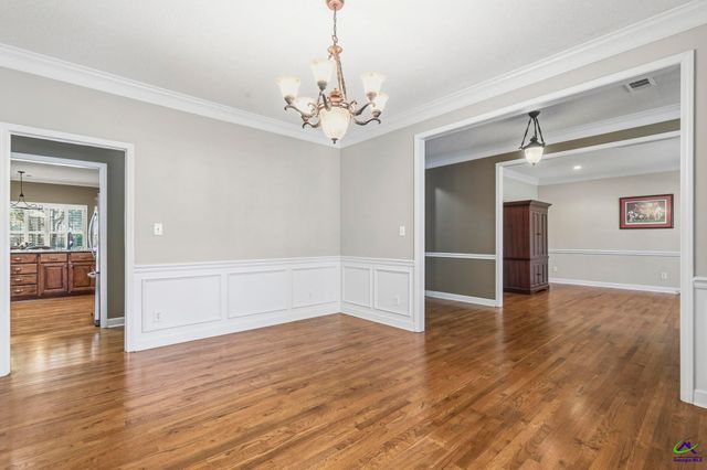 10 Willow Lake Drive, Warner Robins, GA 31093