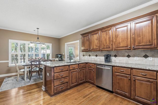10 Willow Lake Drive, Warner Robins, GA 31093