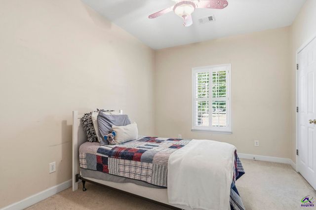 10 Willow Lake Drive, Warner Robins, GA 31093