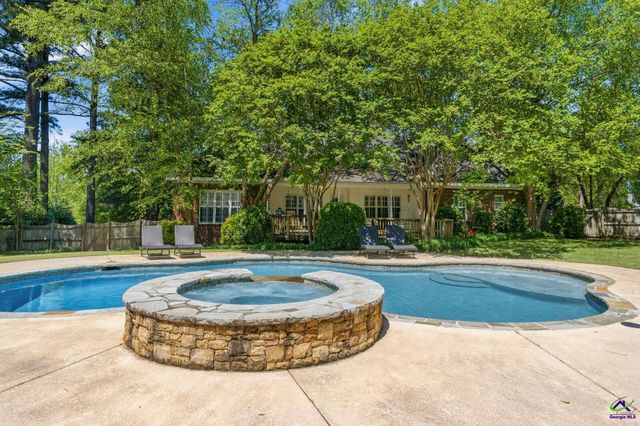 10 Willow Lake Drive, Warner Robins, GA 31093