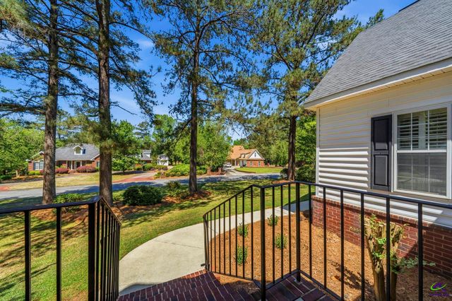 10 Willow Lake Drive, Warner Robins, GA 31093