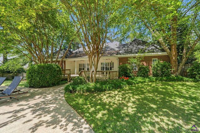 10 Willow Lake Drive, Warner Robins, GA 31093