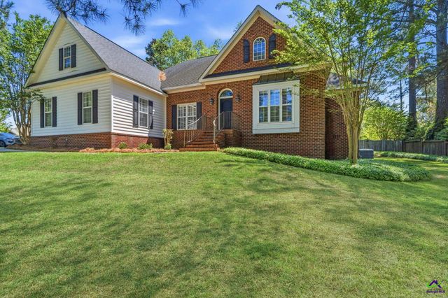 10 Willow Lake Drive, Warner Robins, GA 31093