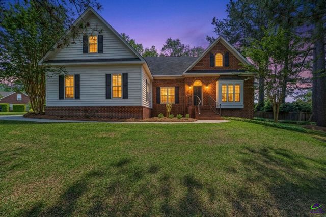 10 Willow Lake Drive, Warner Robins, GA 31093
