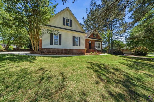 10 Willow Lake Drive, Warner Robins, GA 31093