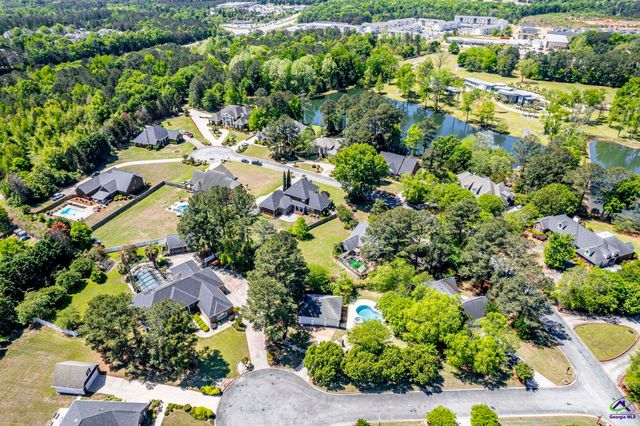 10 Willow Lake Drive, Warner Robins, GA 31093