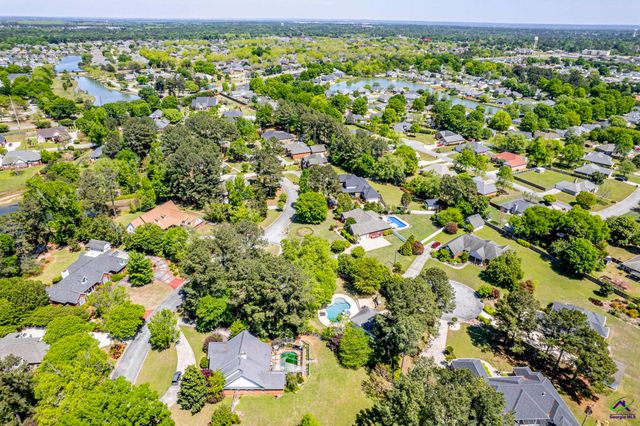 10 Willow Lake Drive, Warner Robins, GA 31093