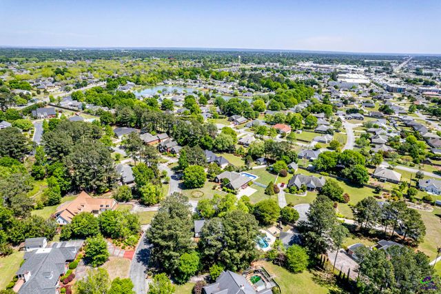 10 Willow Lake Drive, Warner Robins, GA 31093