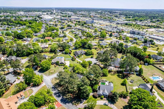 10 Willow Lake Drive, Warner Robins, GA 31093