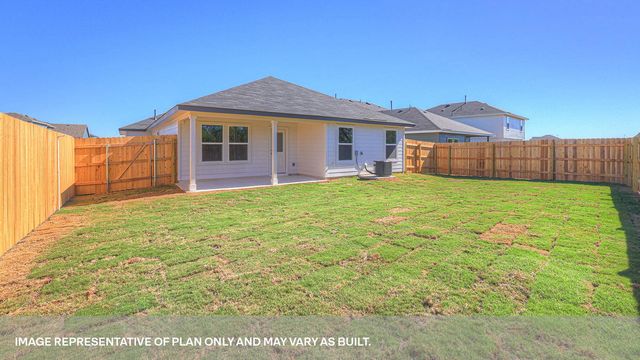 321 YELLOWSTONE DR, Kyle, TX 78640