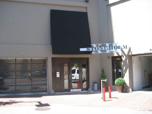12 Stoneholm 516, Boston, MA 02115