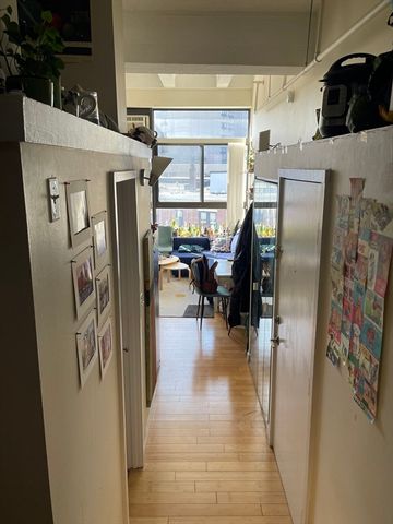 12 Stoneholm 516, Boston, MA 02115